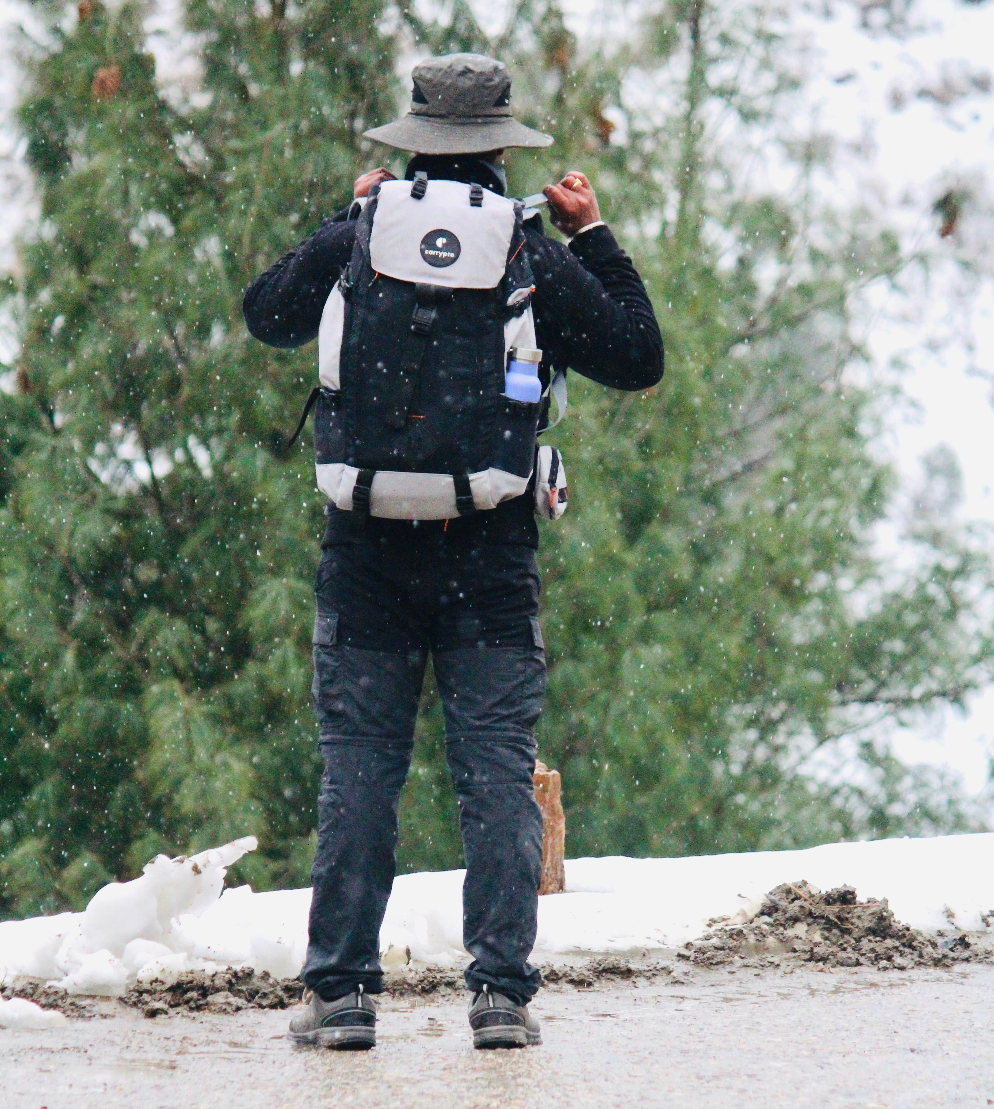 Best Lightweight Backpacks Under 1 kg for Day Trips and City Exploring