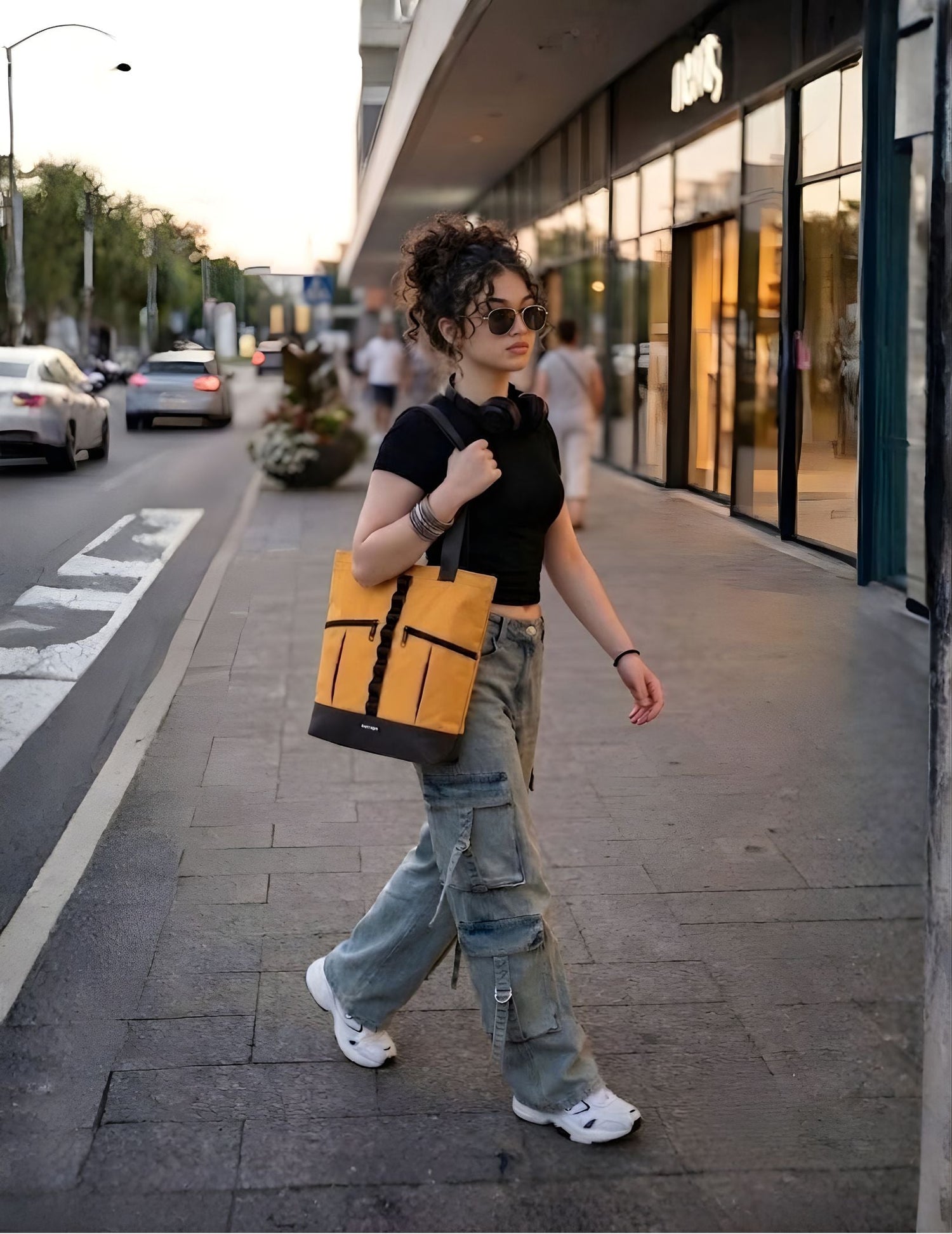 What Is a Tote Bag? Types, Sizes, and How to Choose the Right One